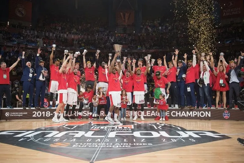 Vidéo: Dans le vestiaire du CSKA Moscou champion d’Europe