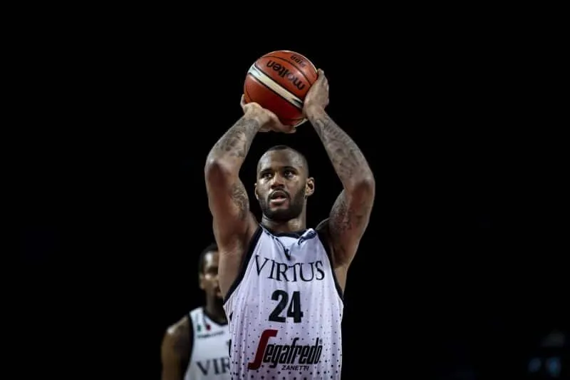 Final Four BCL: Amath Mbaye et Bologne en finale, « Ca fait vraiment plaisir de nous voir comme ça! »