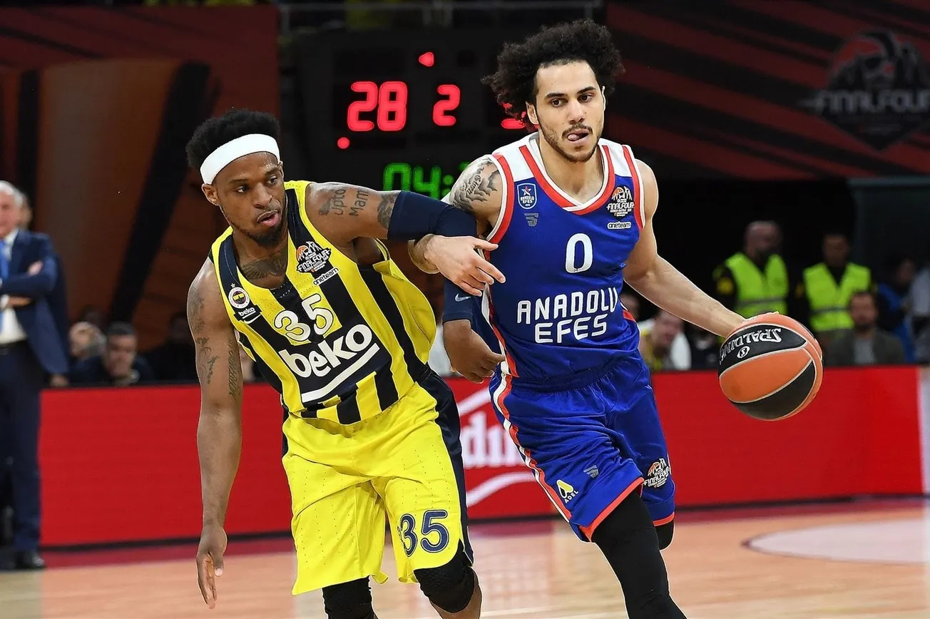 Euroleague: Shane Larkin (Efes Istanbul) défavorable à une reprise