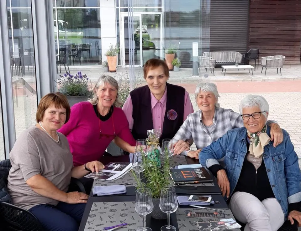 La photo: Les retrouvailles entre Ouliana Semenova et les demoiselles du CUC
