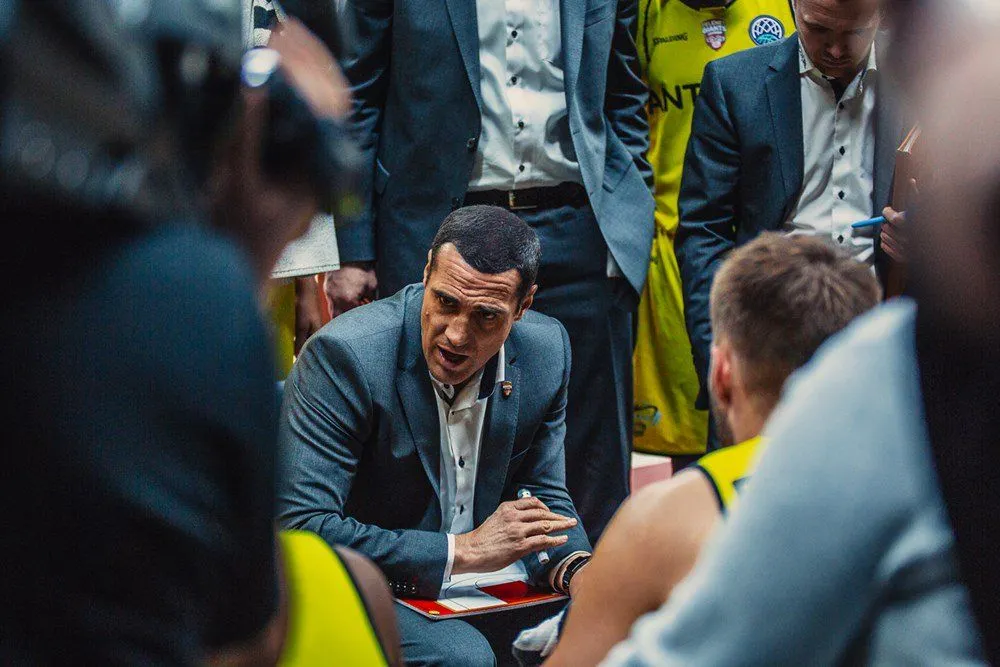 Allemagne: Le coach de Anvers, Roel Moors, à Bamberg