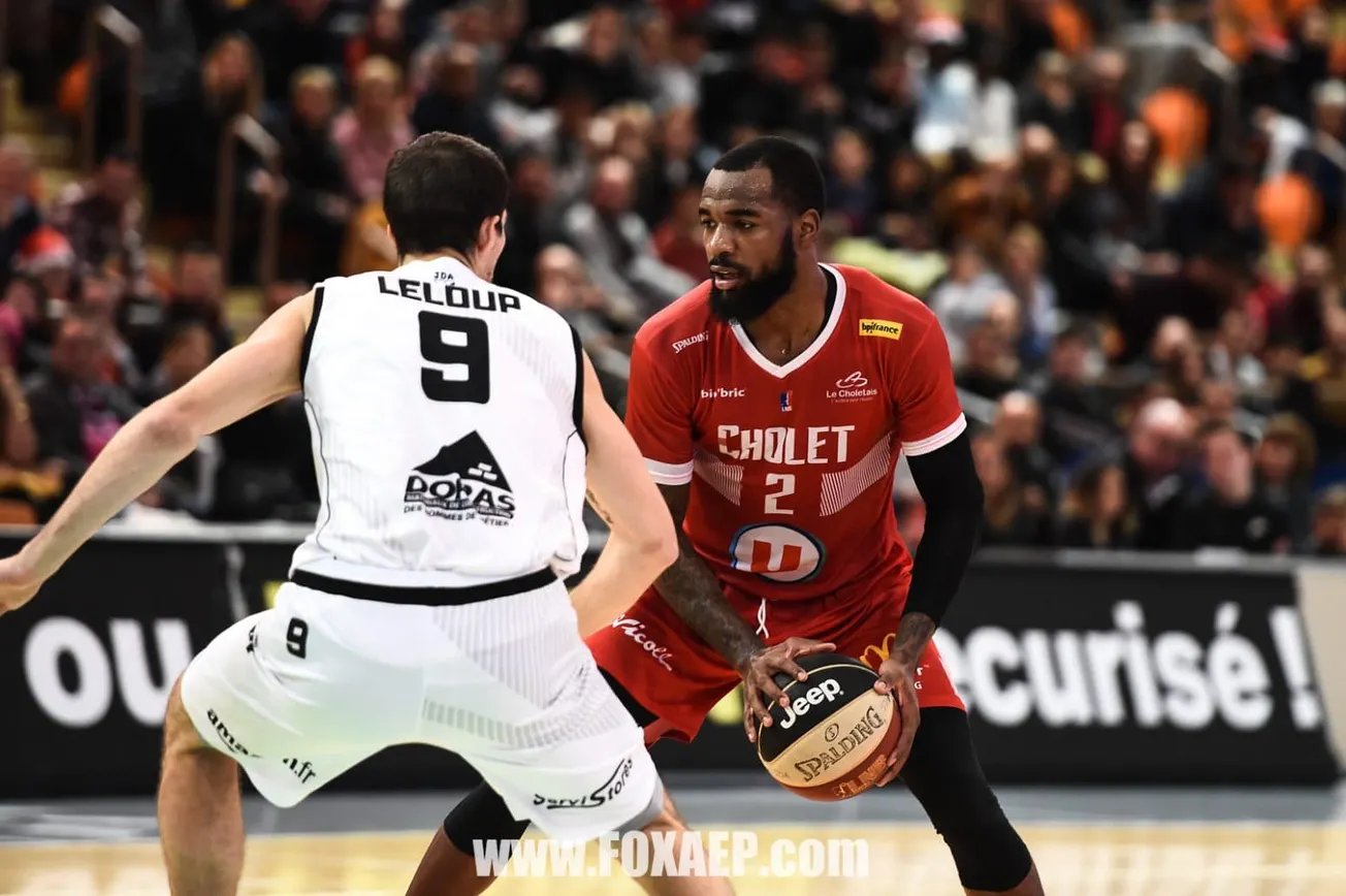 Jeep® ÉLITE : Michael Young passe de Cholet à Dijon