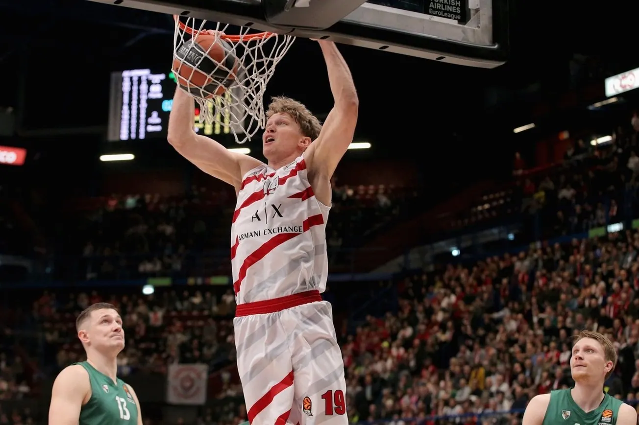 Mindaugas Kuzminskas choisit l’Olympiakos