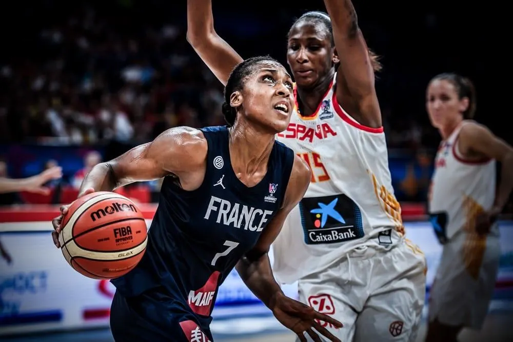 Euro féminin: Astou Ndour MVP, Sandrine Gruda dans le 5 All-Stars