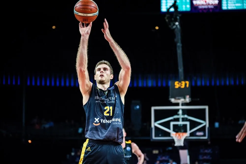 L’ancien villeurbannais Tim Abromaitis quitte Tenerife pour le Zenith Saint-Petersbourg