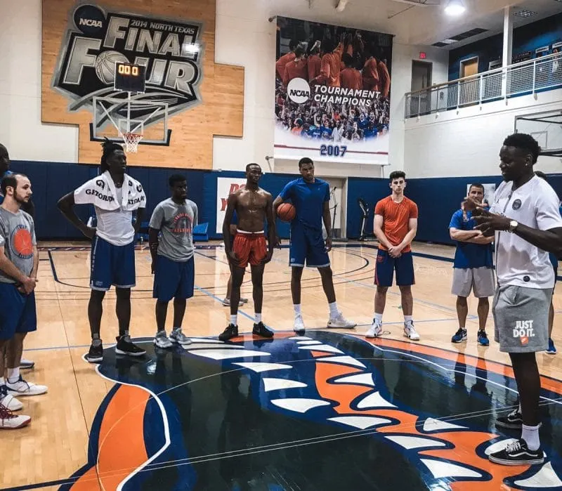La photo: Will Yeguete de retour chez les Gators
