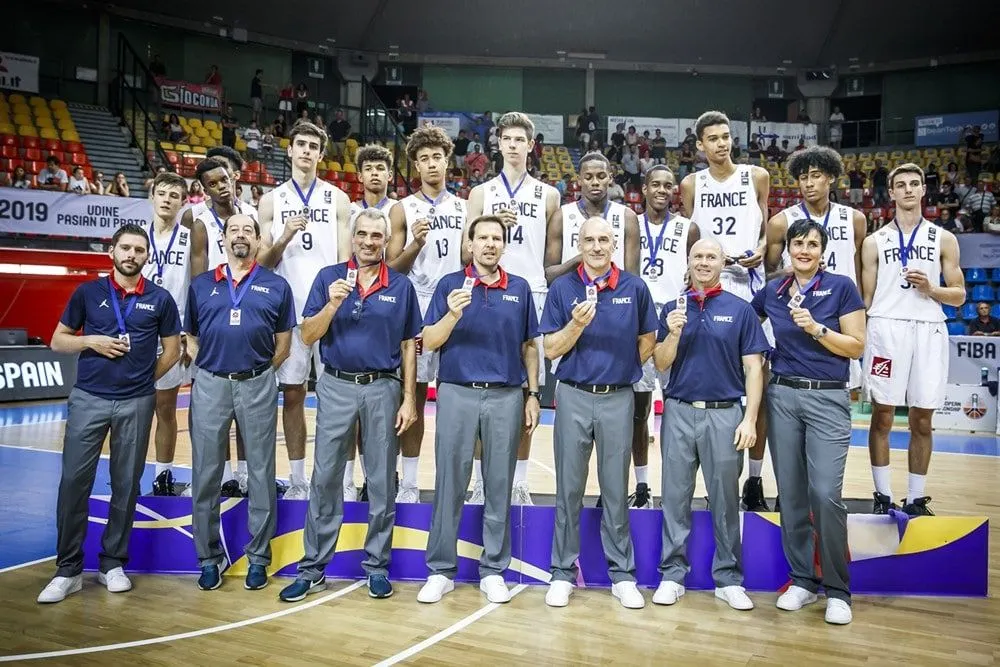 Euro U16: Les Français en argent après leur défaite en finale face à l’Espagne, 61-70