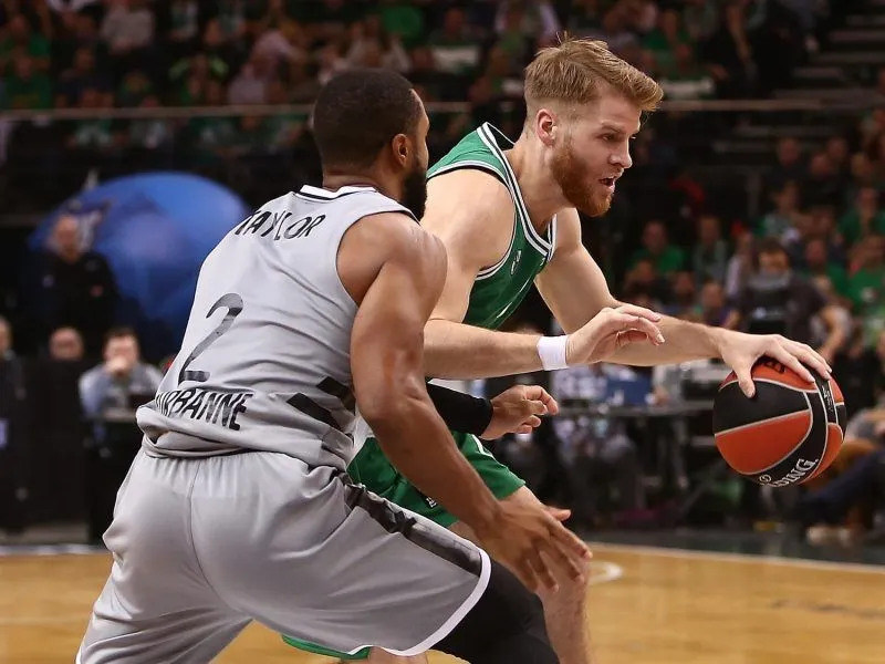 Lituanie – Thomas Walkup (Zalgiris Kaunas): « les Lituaniens de l’équipe sont comme des rock stars, et nous les étrangers semblons être mis de côté »