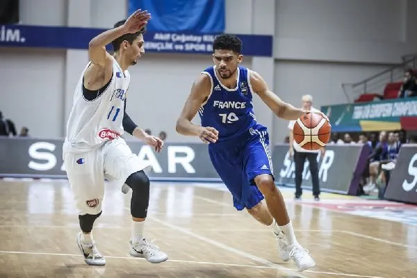 Pro B: Bathiste Tchouaffé (Poitiers) rejoint Quimper