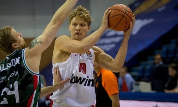 Mindaugas Kuzminskas signe  au Lokomotiv Kuban
