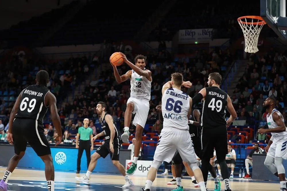 Laurent Vila (Pau): « Il y a moins de pression en BCL »