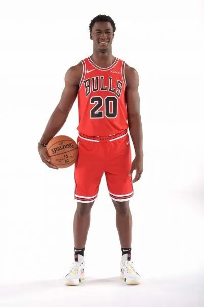 Adam Mokoka est le 8e MVP espoir de Pro A en NBA. Il a marqué 15 points en 5 minutes cette nuit avec les Bulls