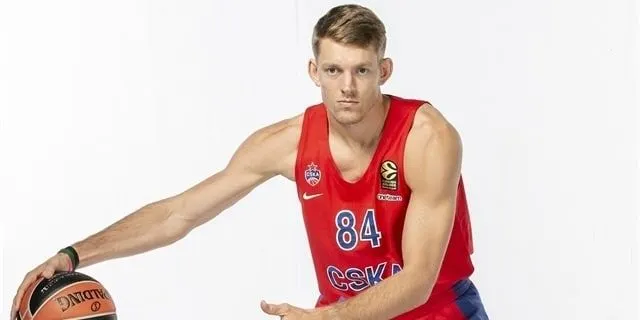 Pour l’ancien NBAer Ron Baker (CSKA Moscou), le public européen est davantage absorbé par le jeu que les Américains