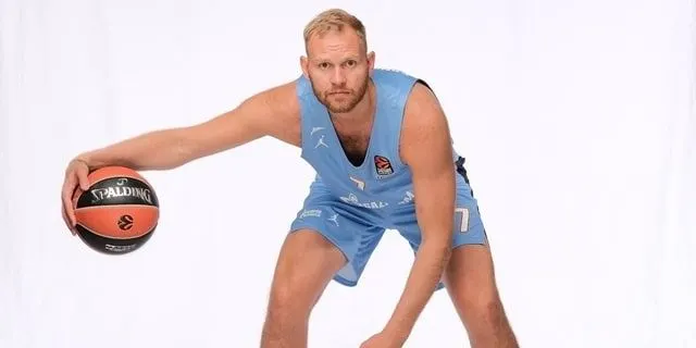 Euroleague: Pour le meneur de St. Petersbourg, Anton Ponkrashov, « à 33 ans, vous pouvez et devez continuer à progresser »