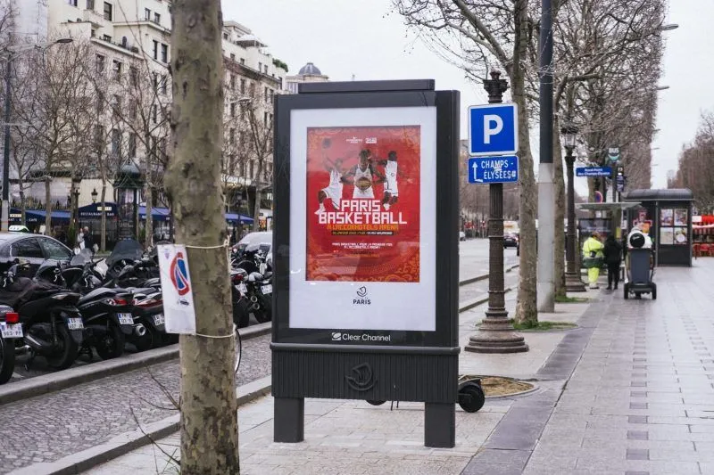 La photo: Le Paris Basketball fait sa promo dans toute la capitale pour le match à Paris-Bercy