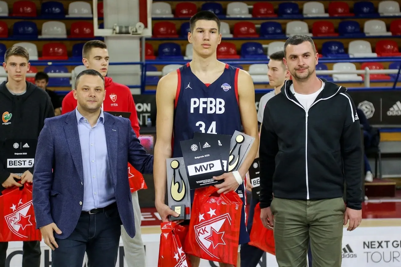 L’espoir du Centre Fédéral Daniel Batcho choisit la NCAA et Arizona