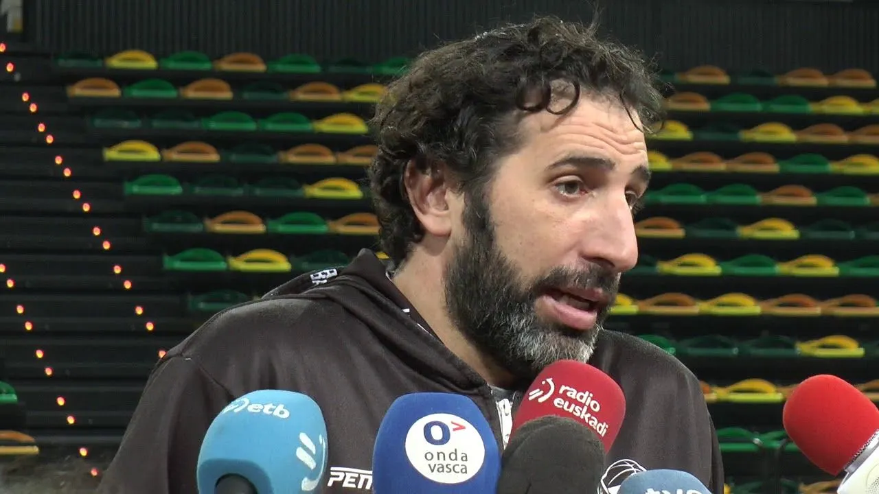 Espagne: Alex Mumbru (Bilbao): « Je regarde plus de matchs de basket que de séries, ça m’aidera à grandir en tant qu’entraîneur « 