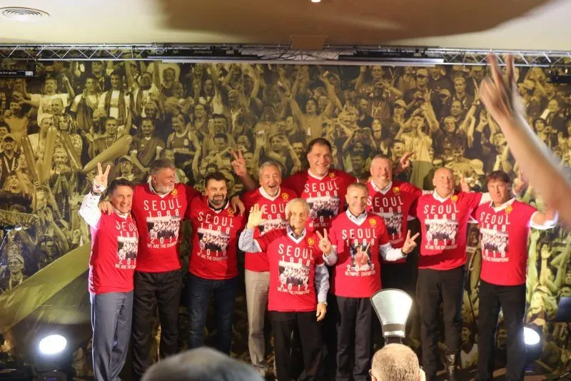 [REDIFF] Tintin au pays des Soviets (3): Seul invité occidental au 30e anniversaire du titre olympique de 1988