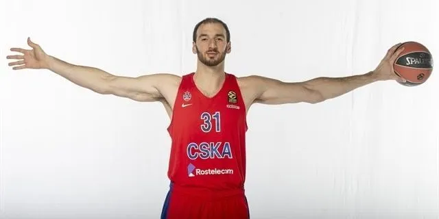 Euroleague: Le président du CSKA Moscou à propos des modestes prestations de Kosta Koufos: « la première année est consacrée à l’adaptation »