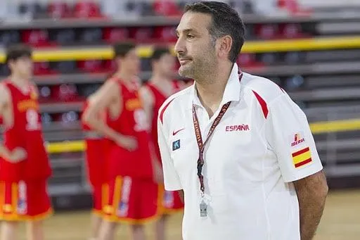 Coach au Japon, le message d’espoir de l’assistant de Sergio Scariolo en équipe d’Espagne: « Ici le virus est contrôlé »