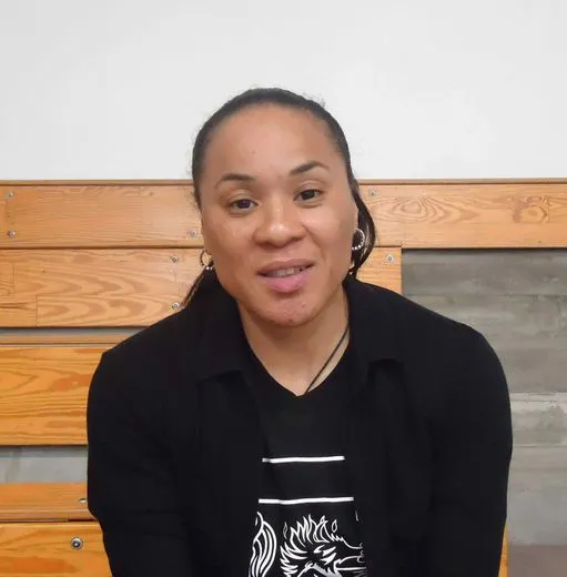 Féminines: La coach des Etats-Unis Dawn Staley doute de sa présence aux JO s’il n’y a pas de vaccin