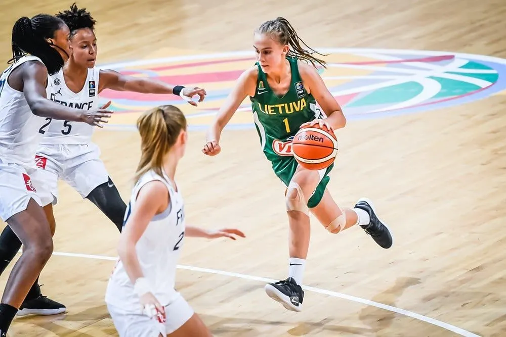 Qual. EuroBasket 2023 : Juste Jocyte (ASVEL) et Laura Juškaitė (Saint-Amand) avec la Lituanie contre la France