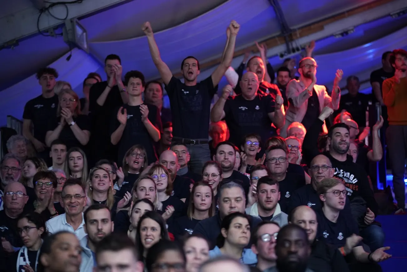 Les fans français favorables à un retour dans les enceintes sportives limitées à 50% de leur capacité