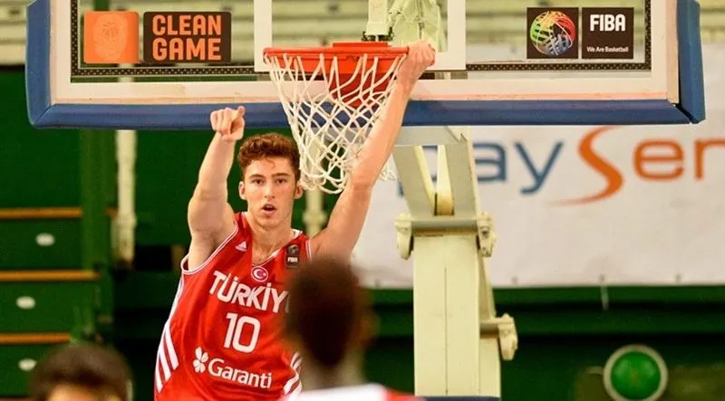 La place des U21 en Europe : Le bilan par pays (1e partie), La Jeep Elite en demi teinte