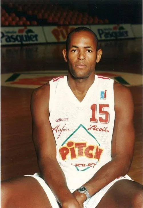 L’ancien international Bruno Coqueran est devenu coach sportif:  » Je n’ai jamais été aussi en forme qu’aujourd’hui »