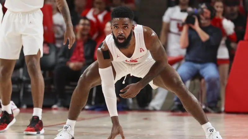 Le deuxième arrière Corey Davis JR arrive à Gravelines