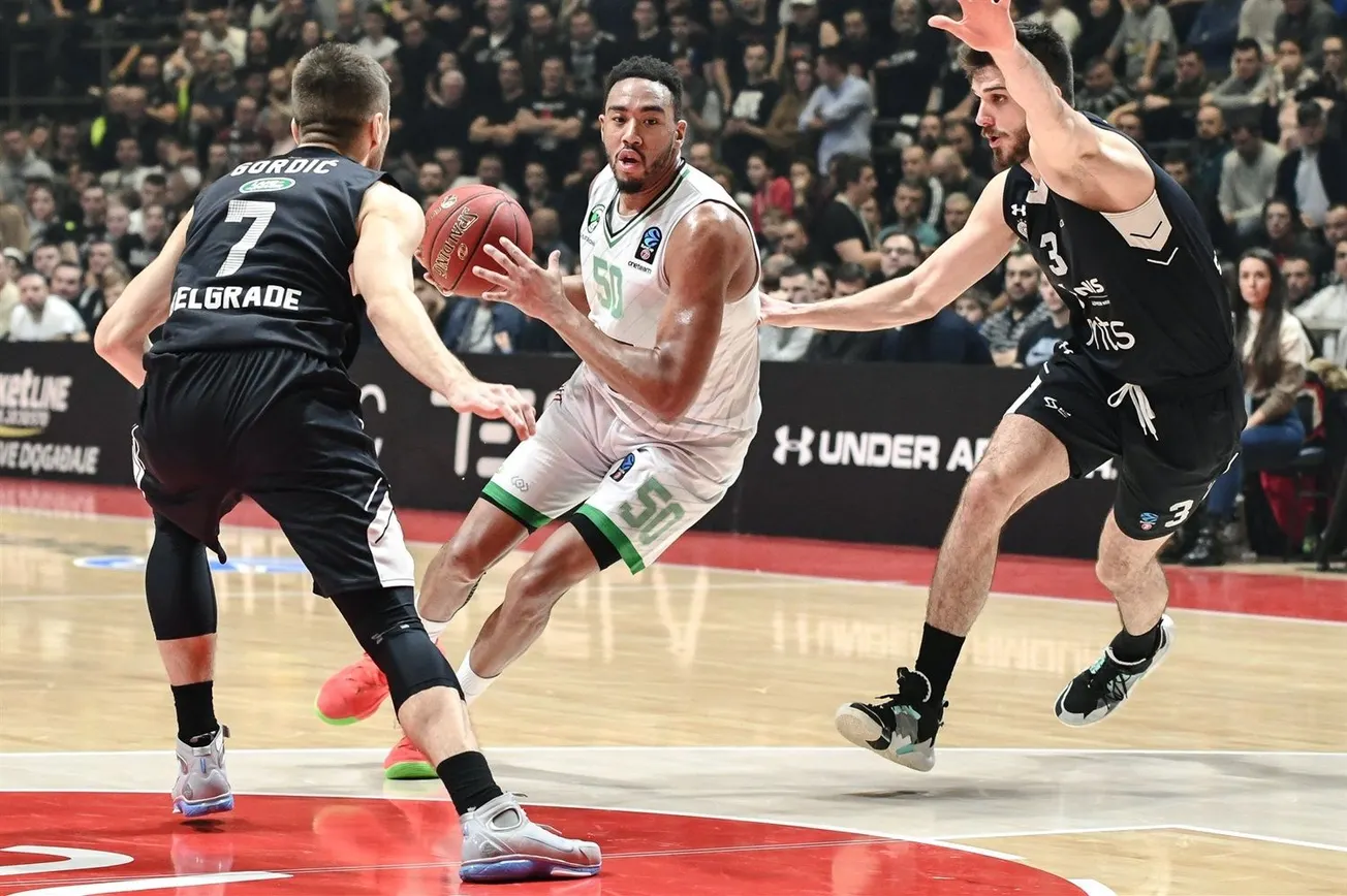 Jeep® ÉLITE : Bonzie Colson renforce la SIG