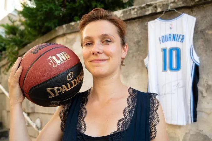 La maire de Poitiers va participer à un tournoi de 3×3 suite à un défi