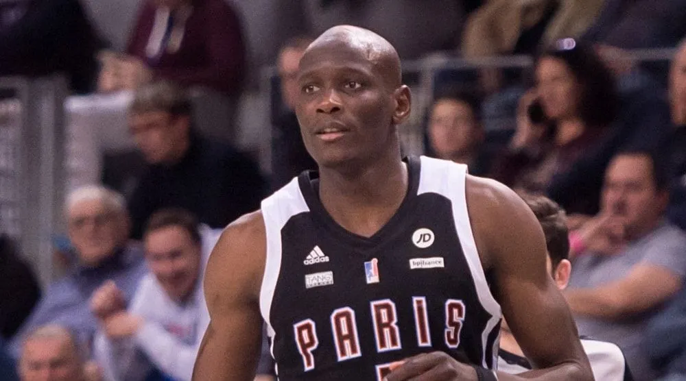 Vidéo : Il y a 22 ans, Amara Sy jouait son premier match en professionnel