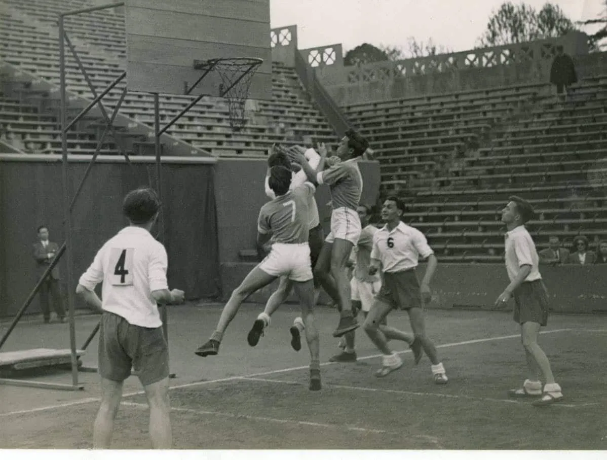 Photo rétro: Quand le basket se jouait à Roland-Garros