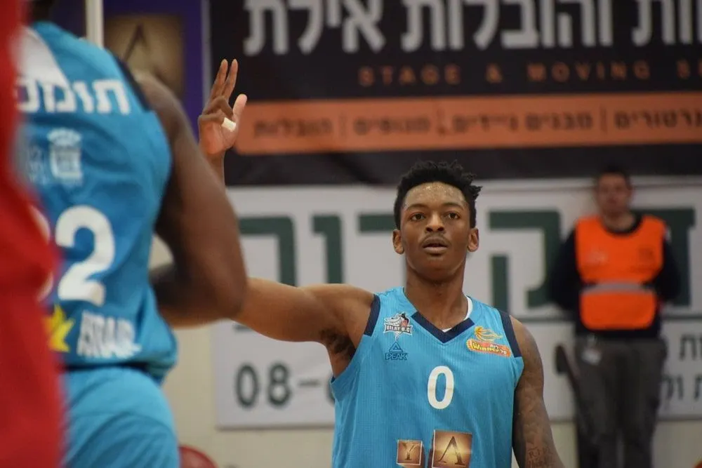 Le chiffre : 14 points et 6 rebonds en 10 minutes pour Kyvon Davenport