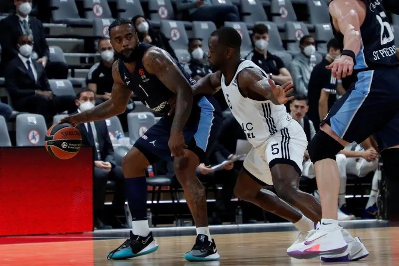 Xavi Pascual (St. Petersbourg): « Les deux équipes ont eu plus de problèmes que les autres à cause de la pandémie et je pense que c’est évident sur le terrain »