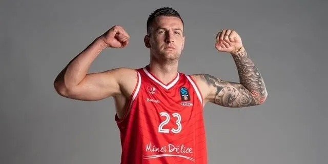 Le Slovène Alen Omic (ex-Bourg), nouveau pivot de Ljubljana