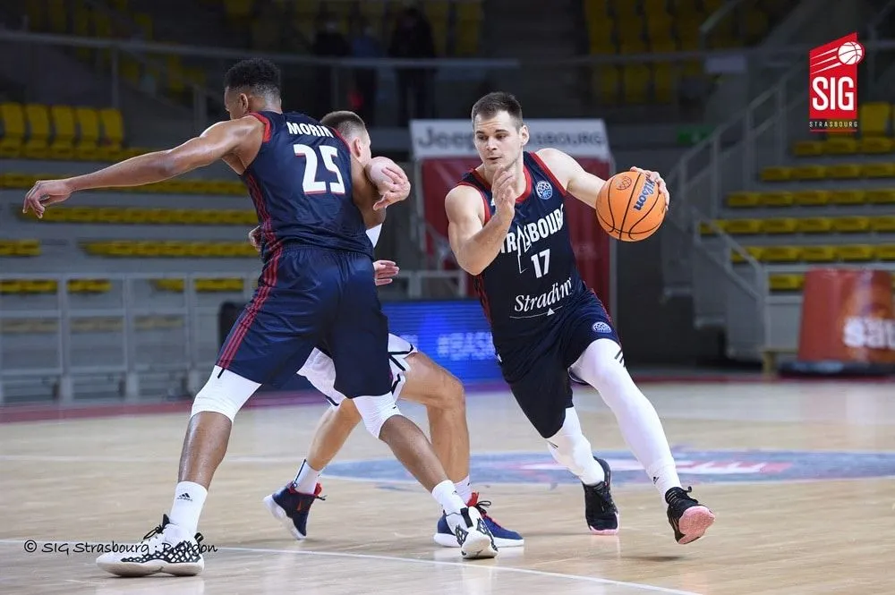 Après 19 victoires de rang à domicile, la JDA Dijon tombe face à Strasbourg