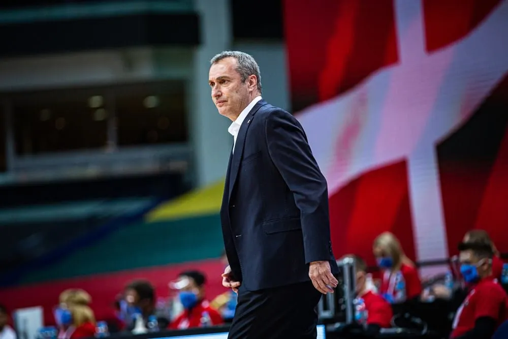 Ronen Ginzburg, coach de la République Tchèque: « travailler uniquement en équipe nationale est un peu ennuyeux pour moi »