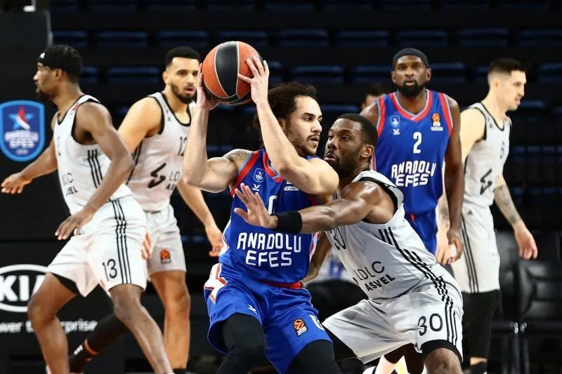 Shane Larkin après Anadolu Efes – ASVEL : « nous avons remporté une grosse victoire à domicile »