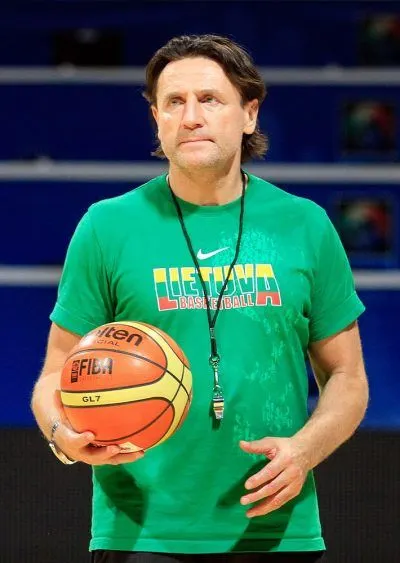 Ukraine : Valdemaras Chomicius licencié par le Budivelnyk Kiev