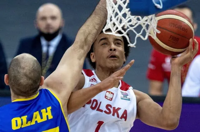 À 17 ans, Jeremy Sochan inscrit 18 points avec l’équipe nationale polonaise