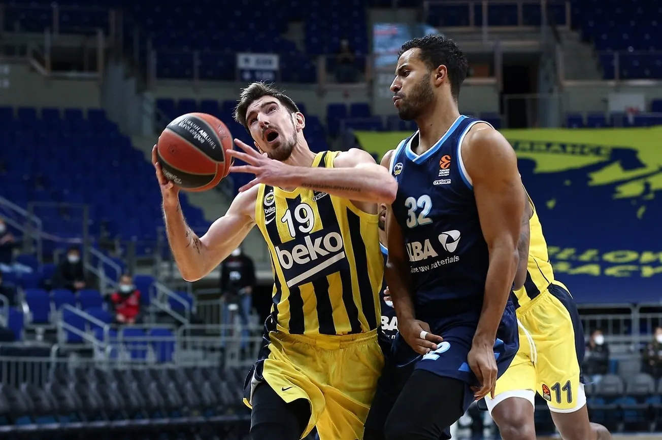 Turquie : Nando De Colo et Fenerbahçe en finale