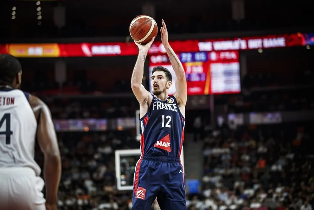 Vidéo: A day in the life, Nando De Colo