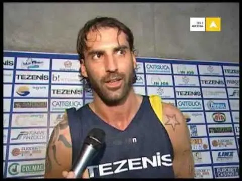 Italie : Avec ses 2,10m, Christian Di Giuliomaria est devenu officieusement le plus grand coach de Serie A