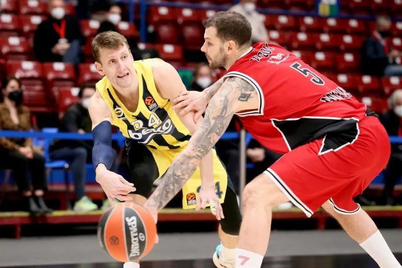 Euroleague : Jan Vesely (Fenerbahçe) pourrait manquer les playoffs