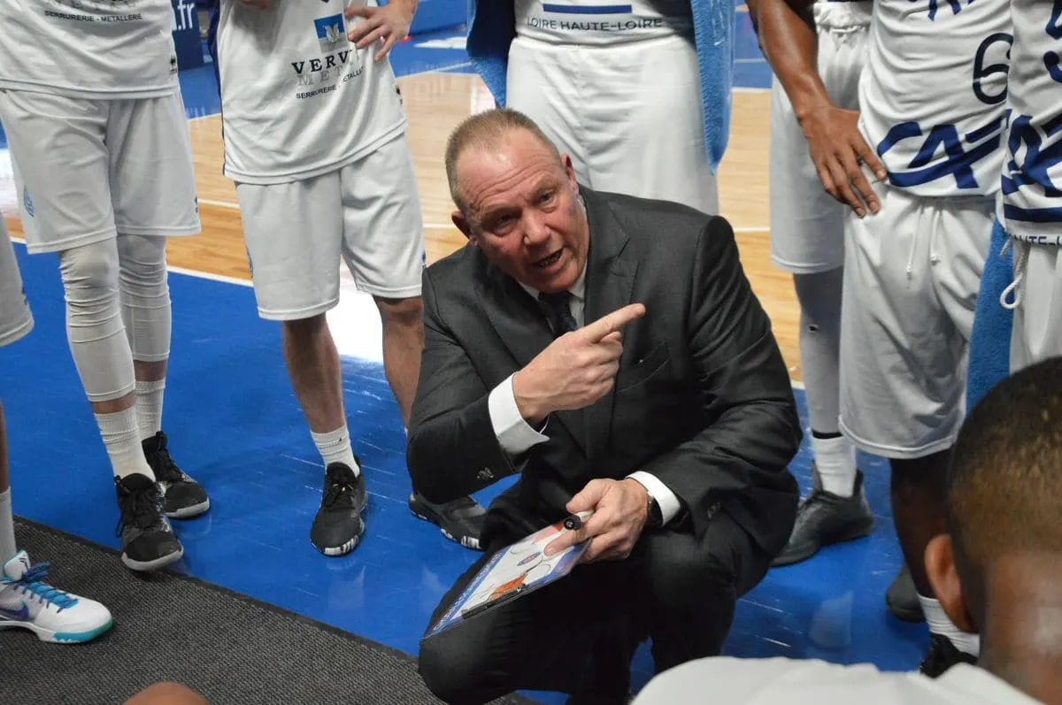 Jean-Denys Choulet (Roanne) : « pour la première fois, j’ai demandé à ce que les joueurs s’applaudissent dans le vestiaire »