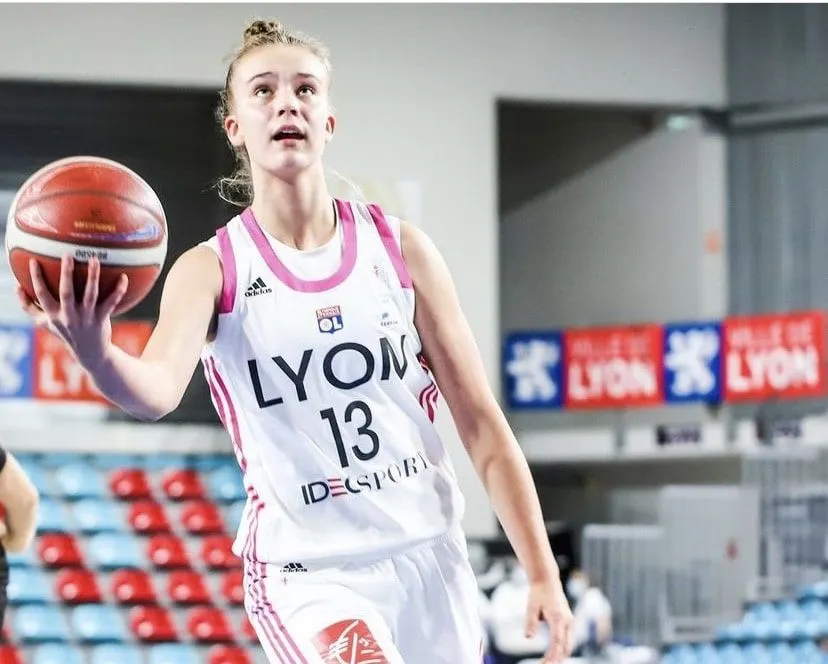 En direct avec… Juste Jocyte (Asvel Féminin) : « Marine Johannès révolutionne le jeu quand elle joue, c’est juste incroyable »