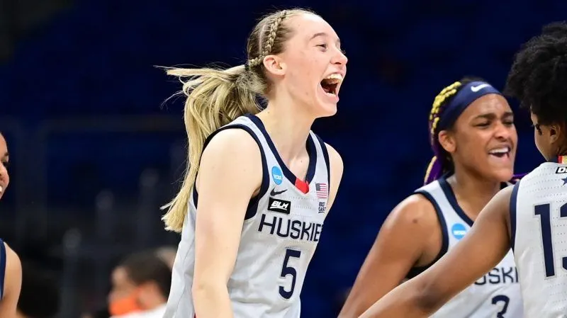 NCAA femmes : Paige Bueckers reçoit toutes les couronnes
