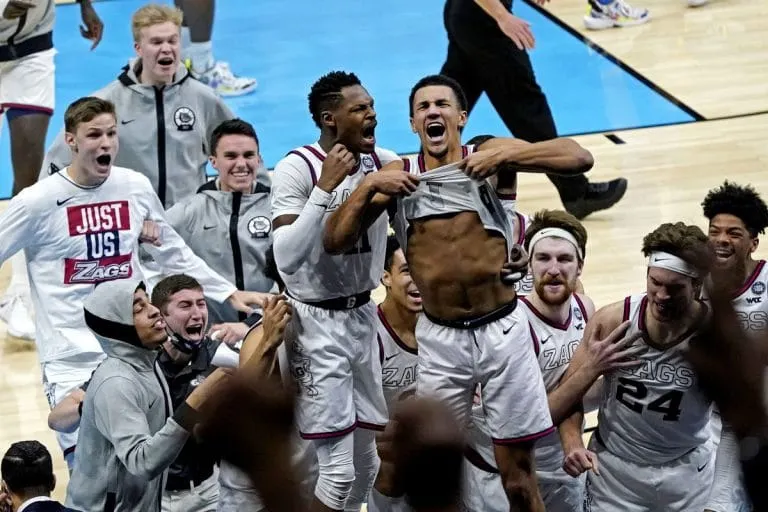 NCAA : Sur un buzzer sensationnel de Jalen Suggs, Joël Ayayi et Gonzaga sont en finale de la March Madness !